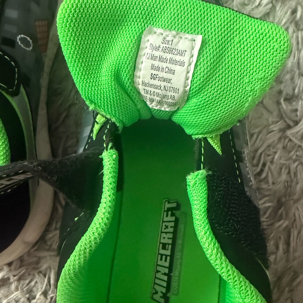 Minecraft Shoes - Green and Gray light up shoes size 1 - Picture 4 of 5